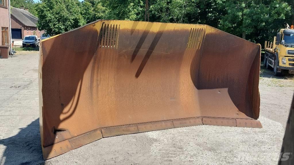 CAT D9T Pásové dozery