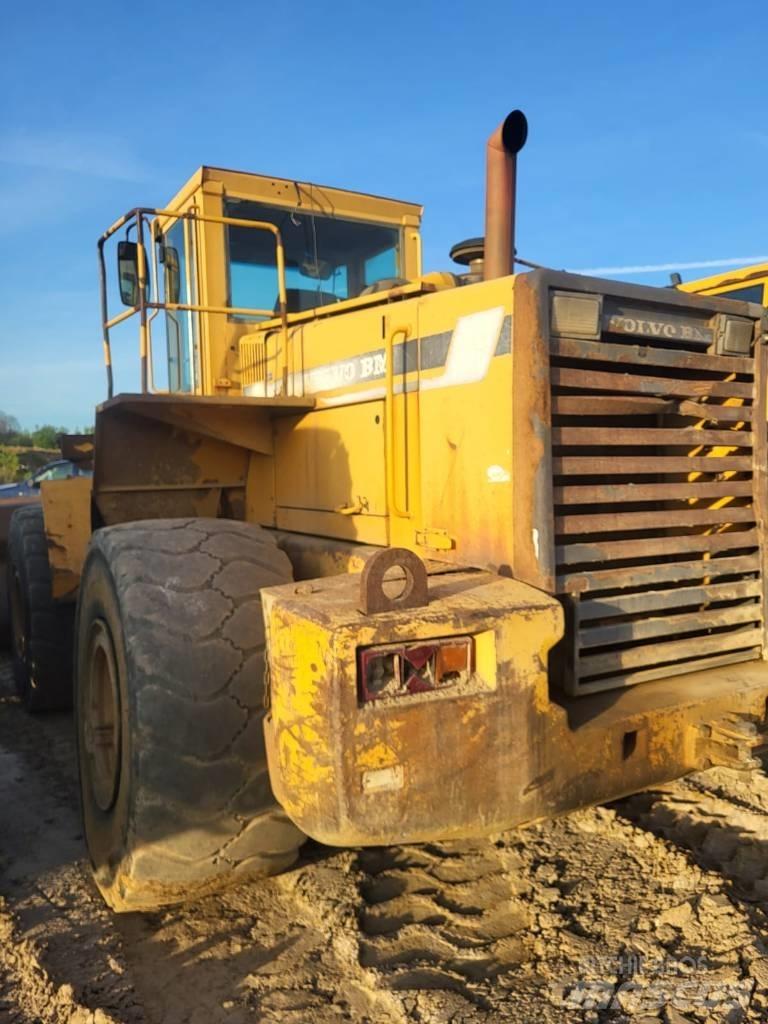Volvo L180C Kolové nakladače