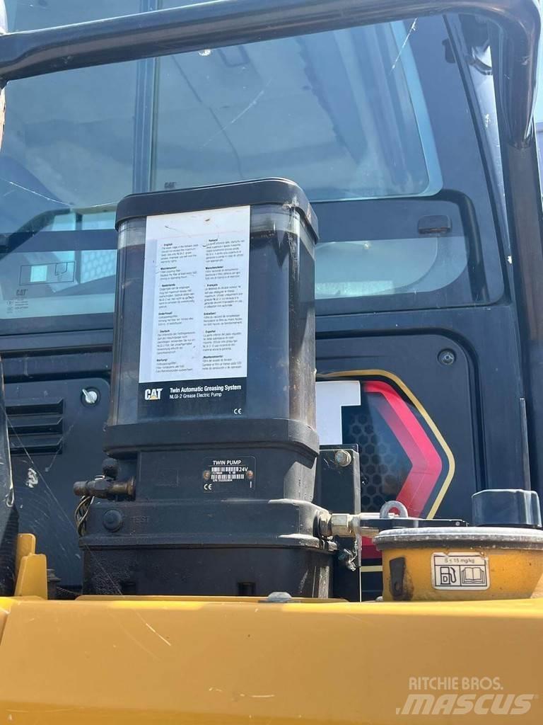 CAT 730 Pevné dempry