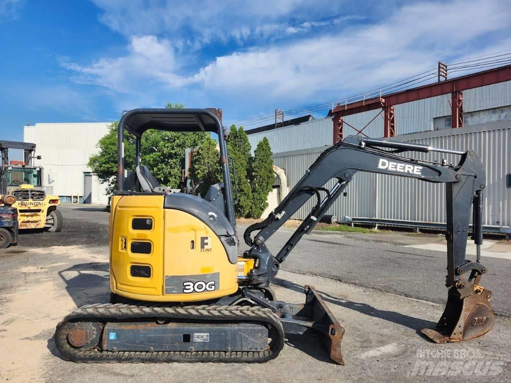 DEERE 30G Mini rýpadla < 7t