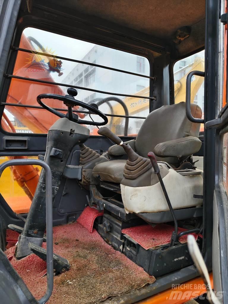 Hitachi EX 100 W D Kolová rýpadla