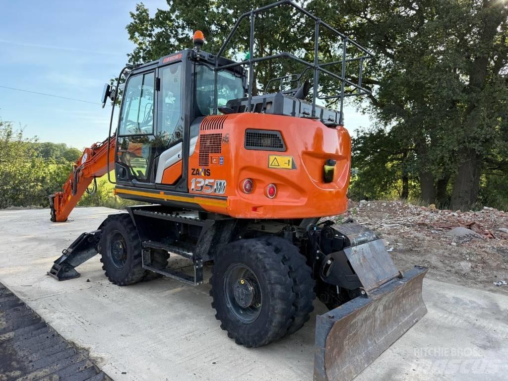 Hitachi ZX 135 W-7 Kolová rýpadla