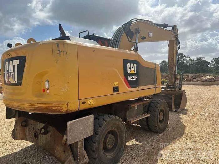 CAT M320F Speciální bagry