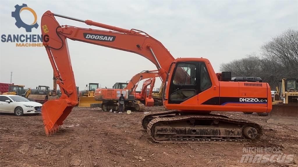 Doosan DX 220 Pásová rýpadla