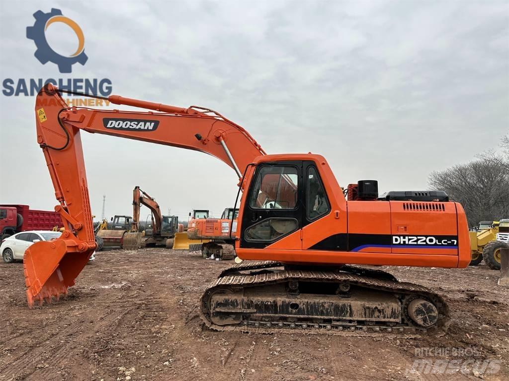 Doosan DX 220 Pásová rýpadla
