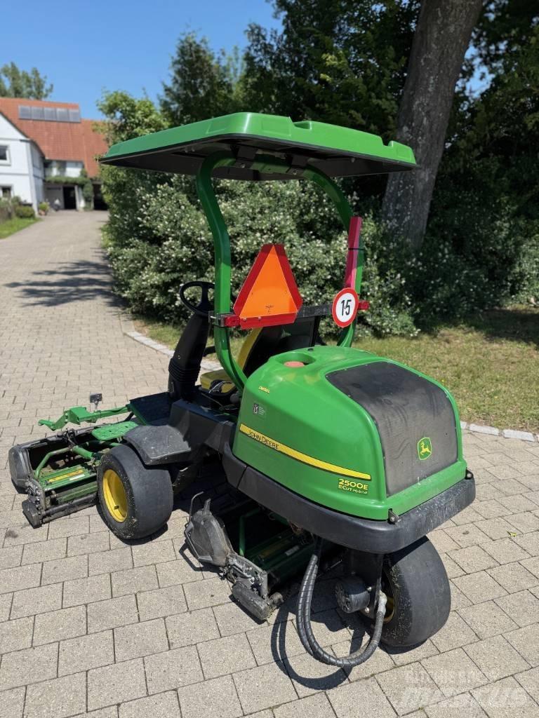John Deere 2500 E Sekačky greenů