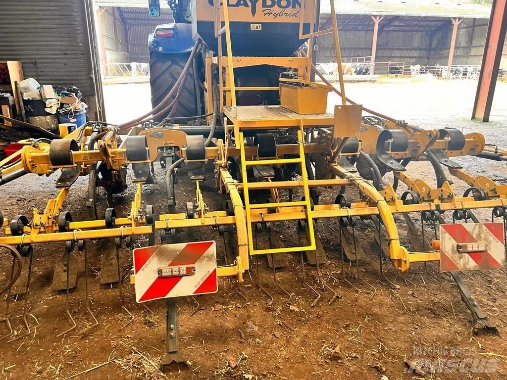 Claydon HYBRID 4 Mechanické secí stroje