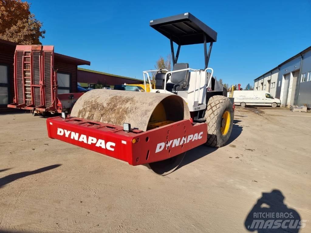 Dynapac CA 2500 Tahačové válce