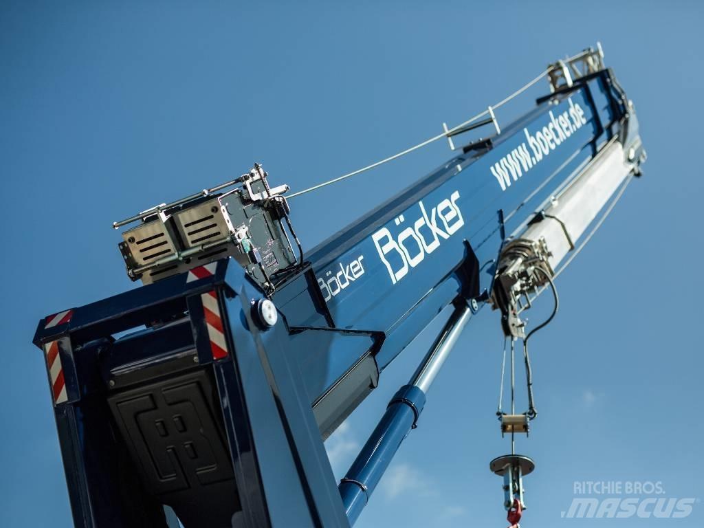 Böcker AK 37/4000 Univerzální terénní jeřáby