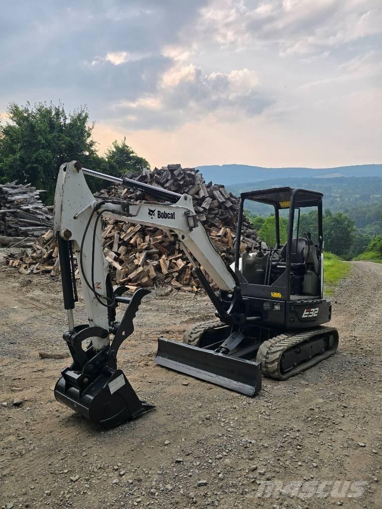 Bobcat E 32 Mini rýpadla < 7t