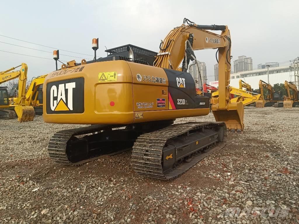CAT 323 D Pásová rýpadla