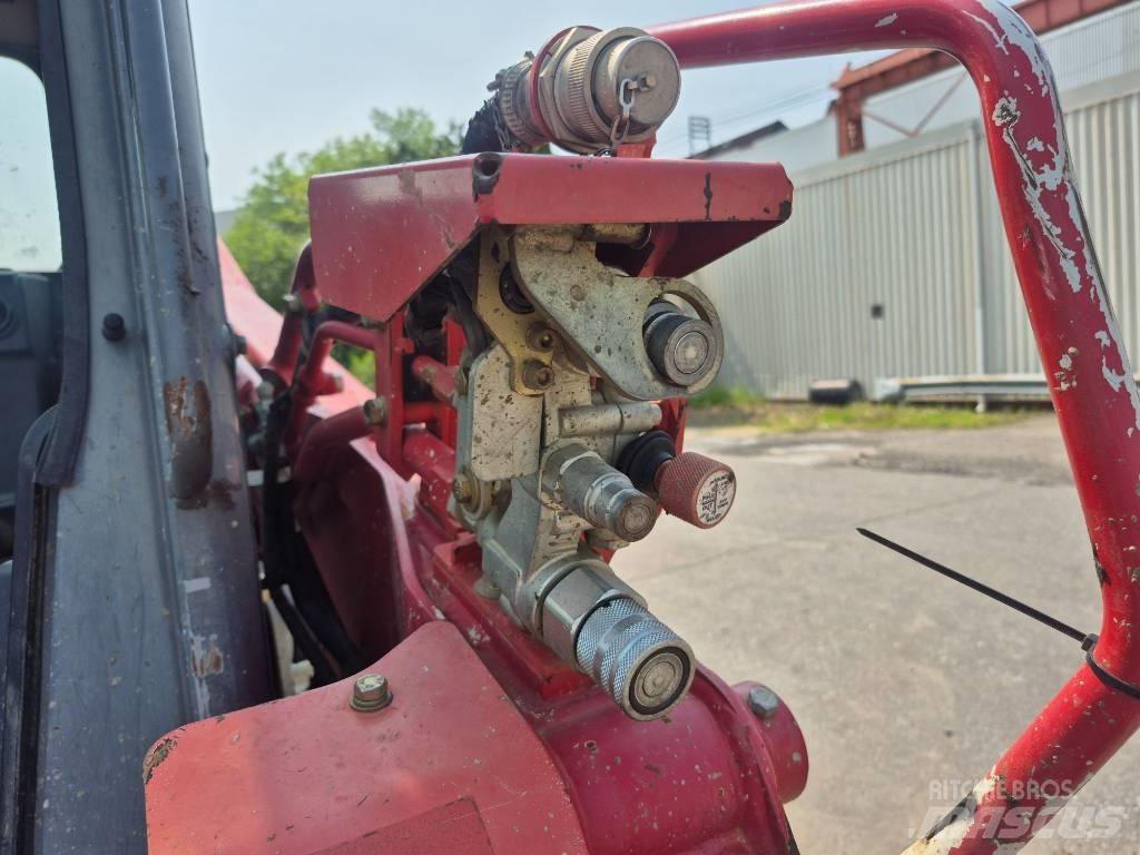 Takeuchi TL12 Smykem řízené nakladače