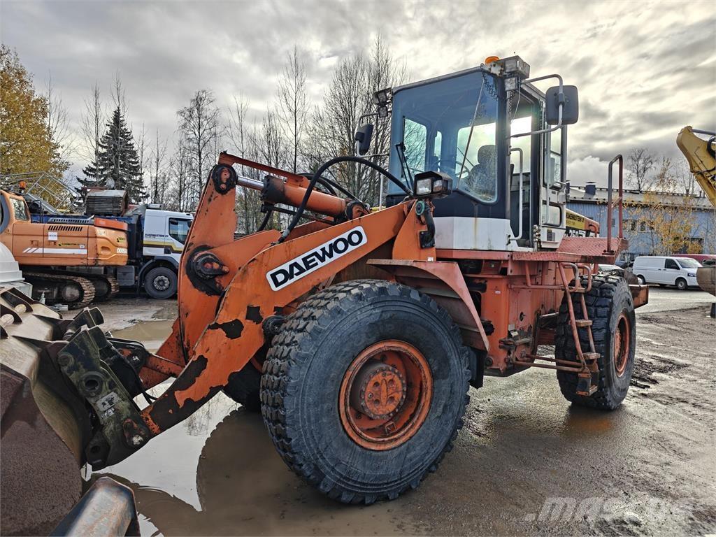 Daewoo Mega 250 Kolové nakladače