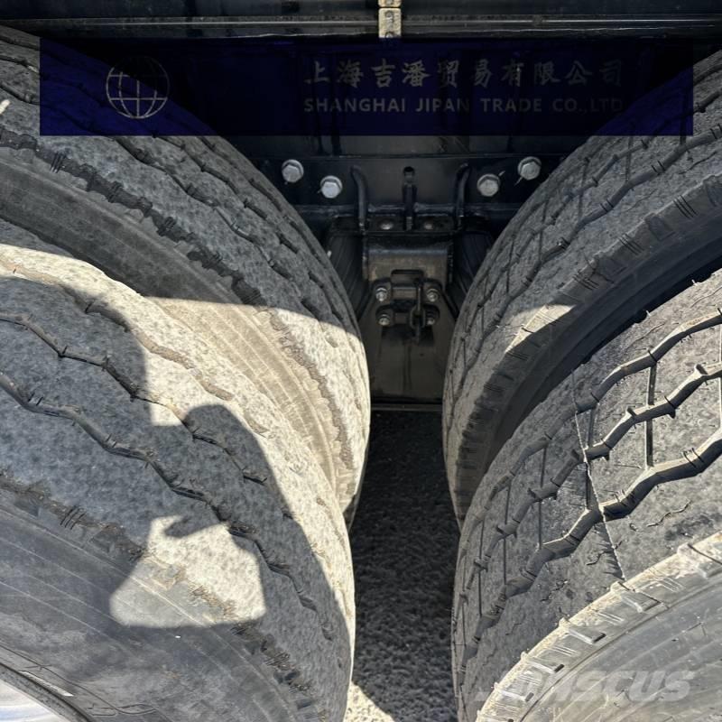 Sany STC 700 T5 Univerzální terénní jeřáby