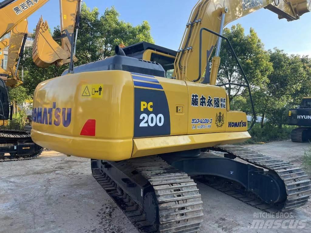Komatsu PC 200-8 Pásová rýpadla