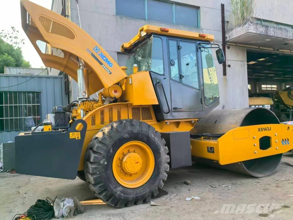 XCMG 142J Tahačové válce