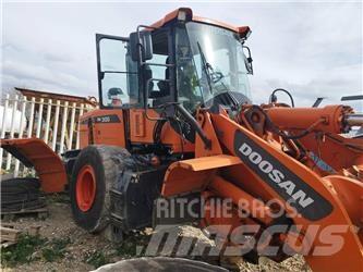 Doosan DL 300-3 Kolové nakladače