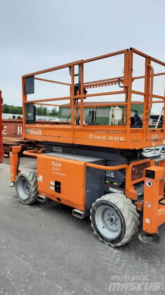 SkyJack SJ 6832 RTE Nůžková zvedací plošina