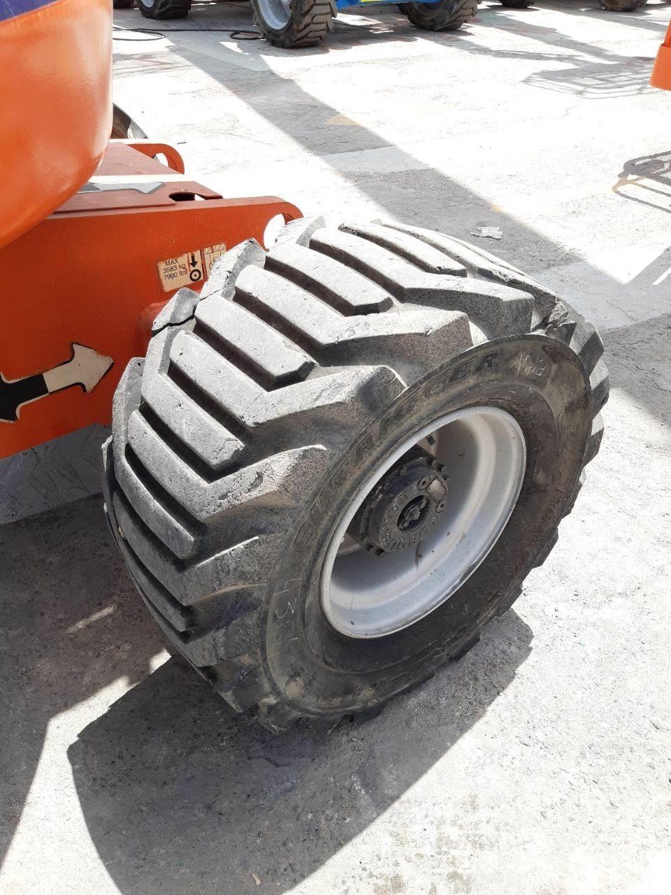 JLG 450AJ Kloubové plošiny