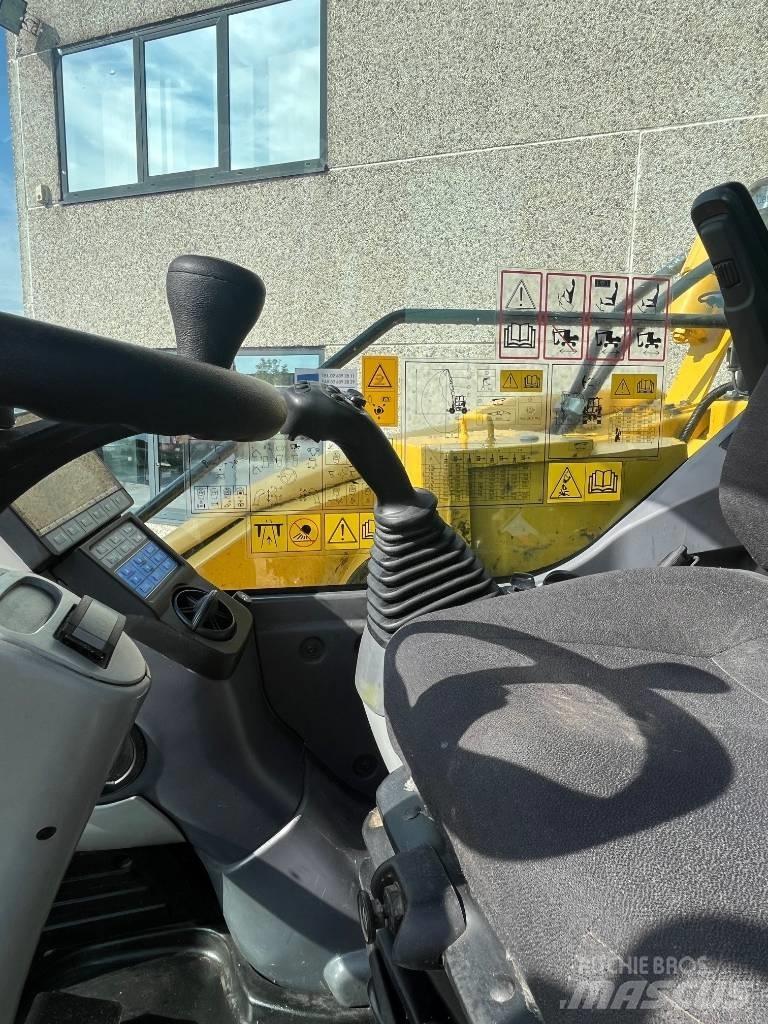 Komatsu PW98MR-10 Kolová rýpadla