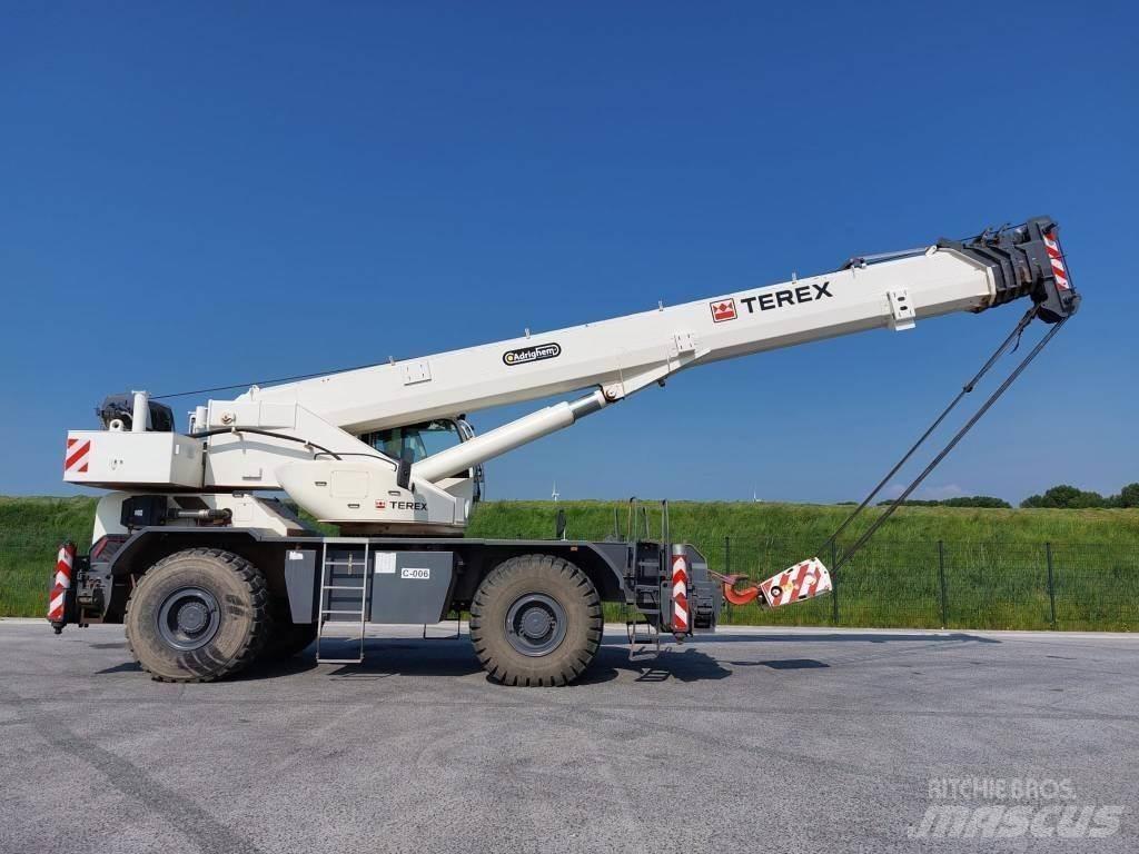 Terex RT90 Jeřáby pro těžký terén