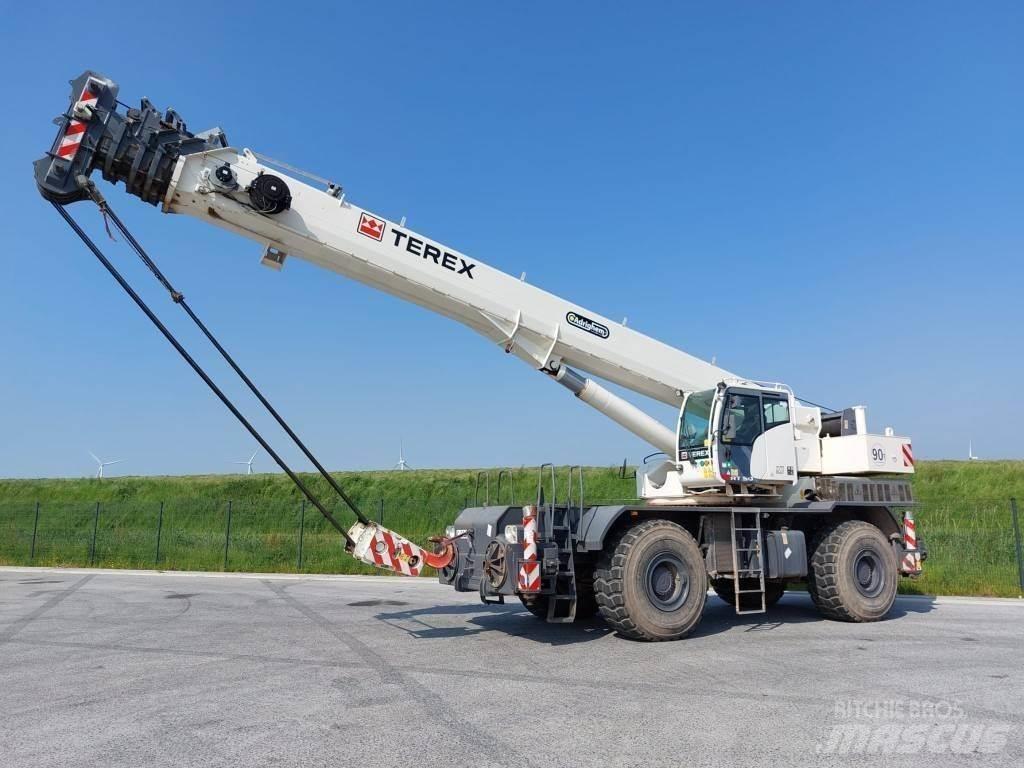 Terex RT90 Jeřáby pro těžký terén