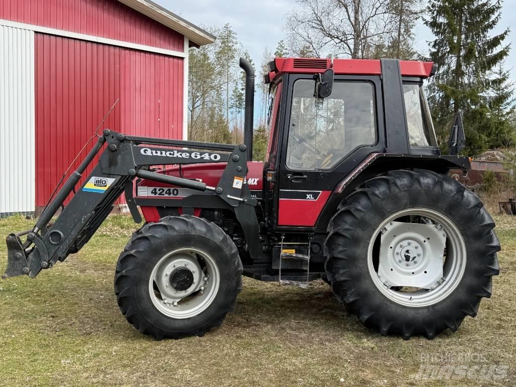 Case IH 4240 Traktory