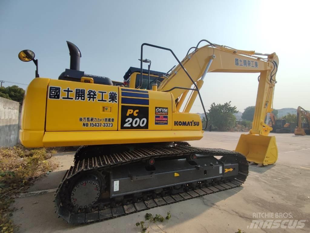Komatsu PC 200-8 Pásová rýpadla