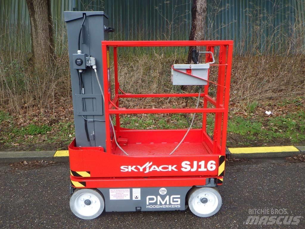 SkyJack SJ16 Vertikální sloupové výtahy
