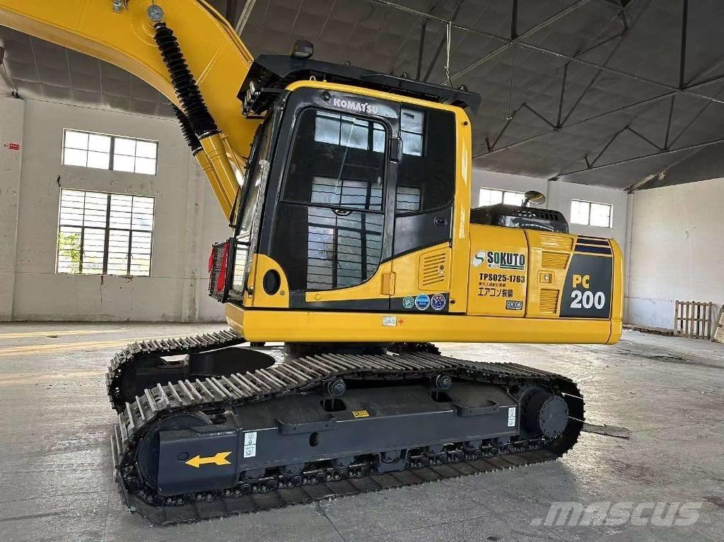 Komatsu PC 200-8 Pásová rýpadla
