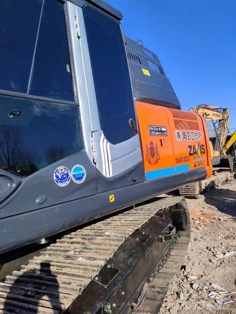Hitachi ZX 200 Pásová rýpadla