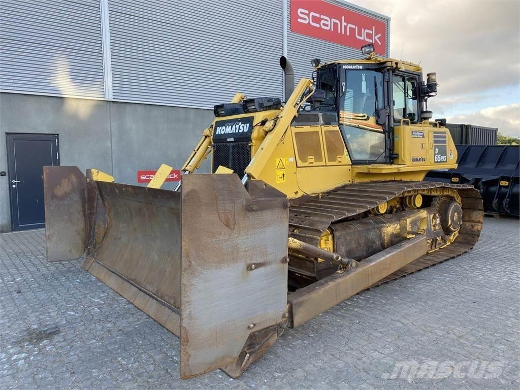 Komatsu D65PXI-18 Pásové dozery