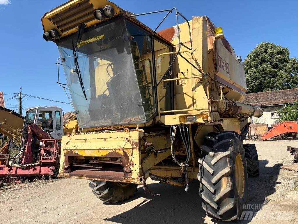 New Holland TF 42 Sklízecí mlátičky