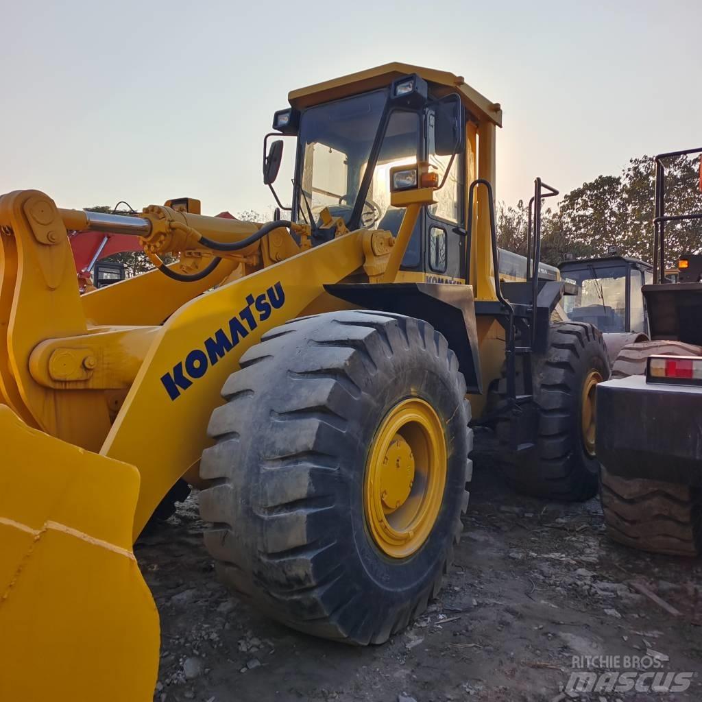 Komatsu WA 470 Kolové nakladače
