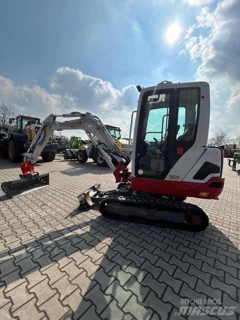 Takeuchi TB 225 Mini rýpadla < 7t
