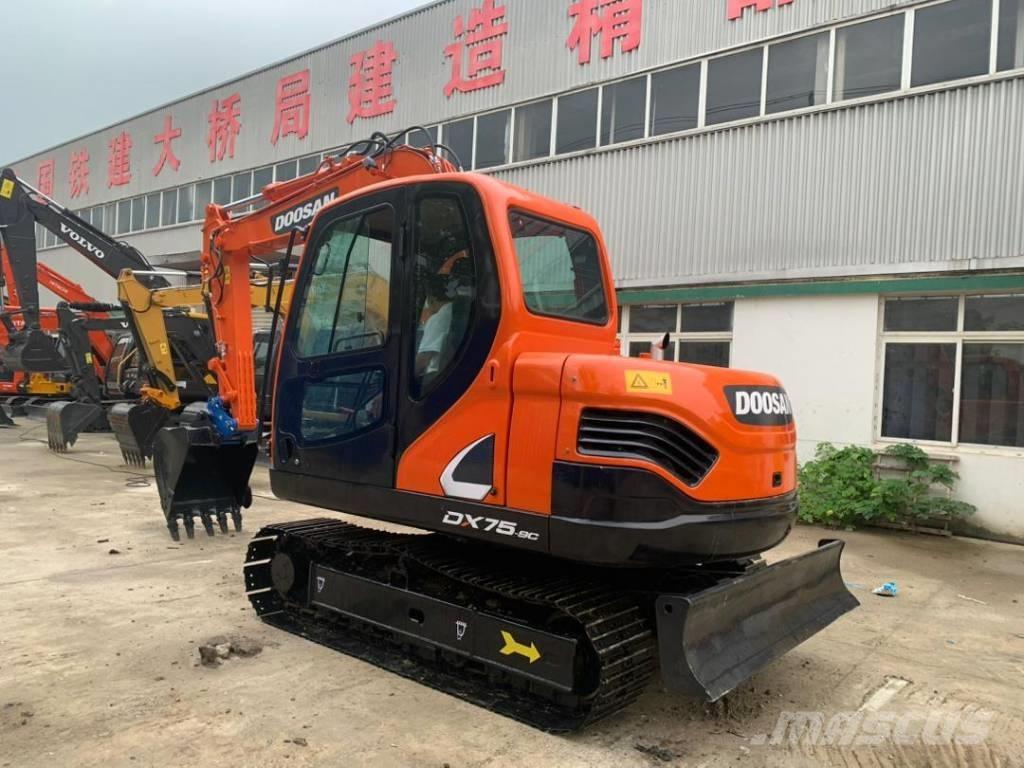 Doosan DX 75-9 C Midi rýpadla 7t - 12t