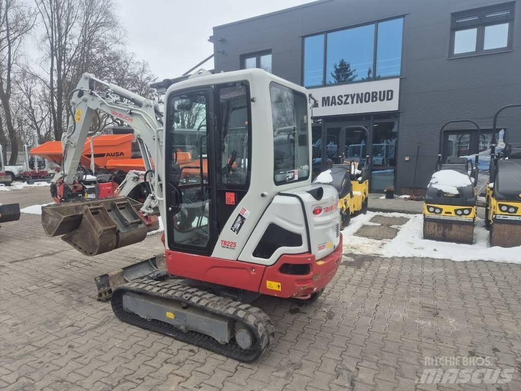 Takeuchi TB 225 Mini rýpadla < 7t