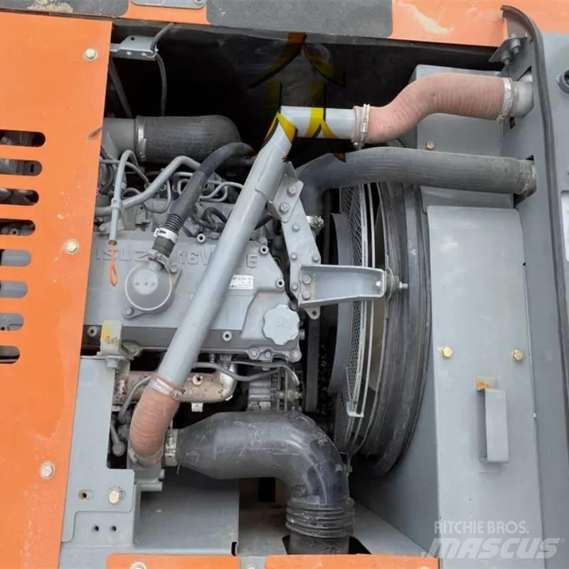 Hitachi ZX 210 Pásová rýpadla