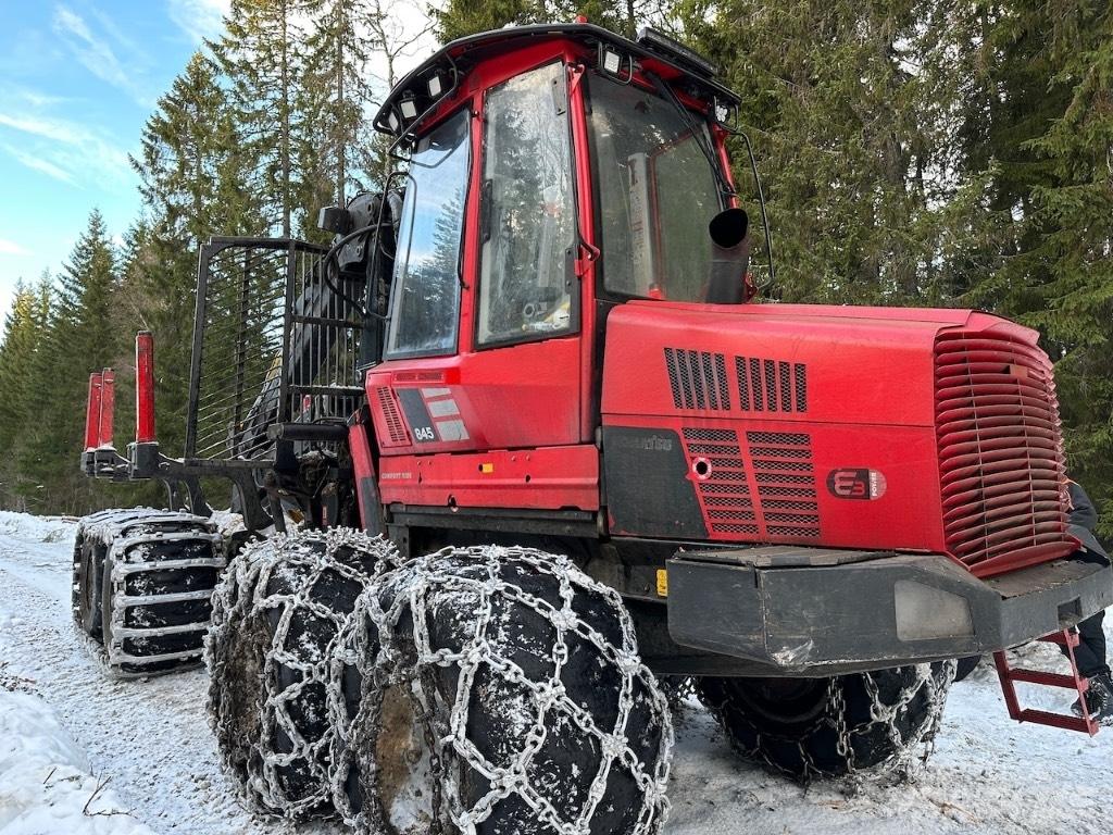 Komatsu 845 Vyvážecí traktory