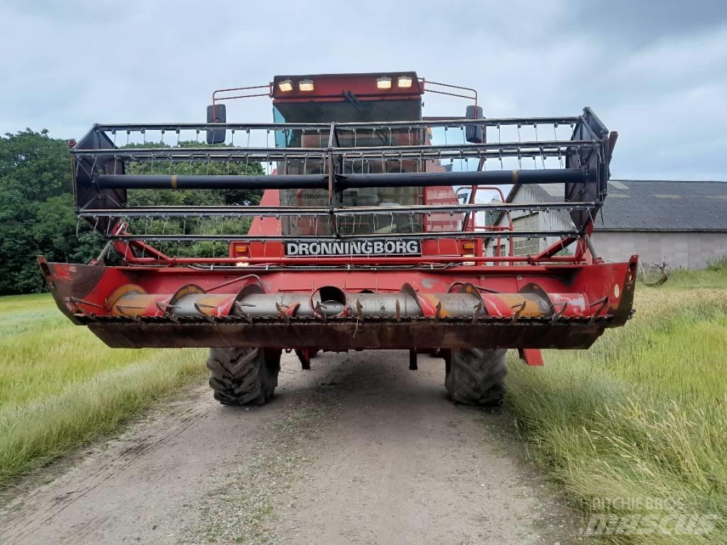 Dronningborg D 7500 Sklízecí mlátičky