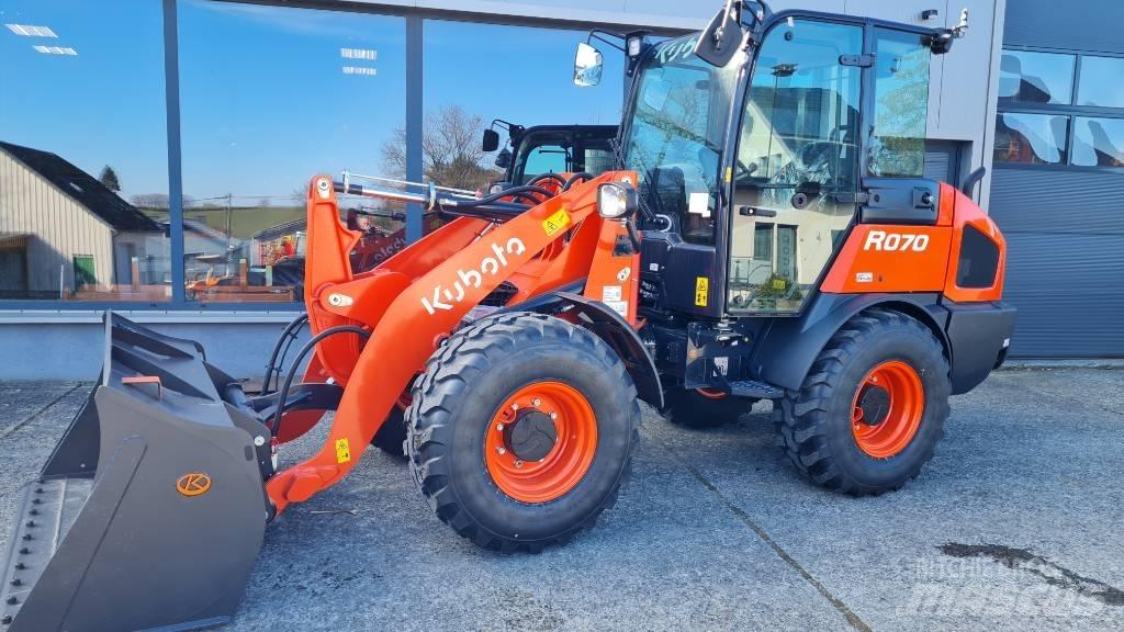 Kubota R 070 Kolové nakladače
