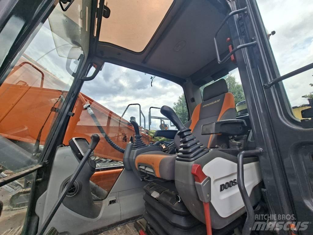 Doosan DX225LC-5 Pásová rýpadla