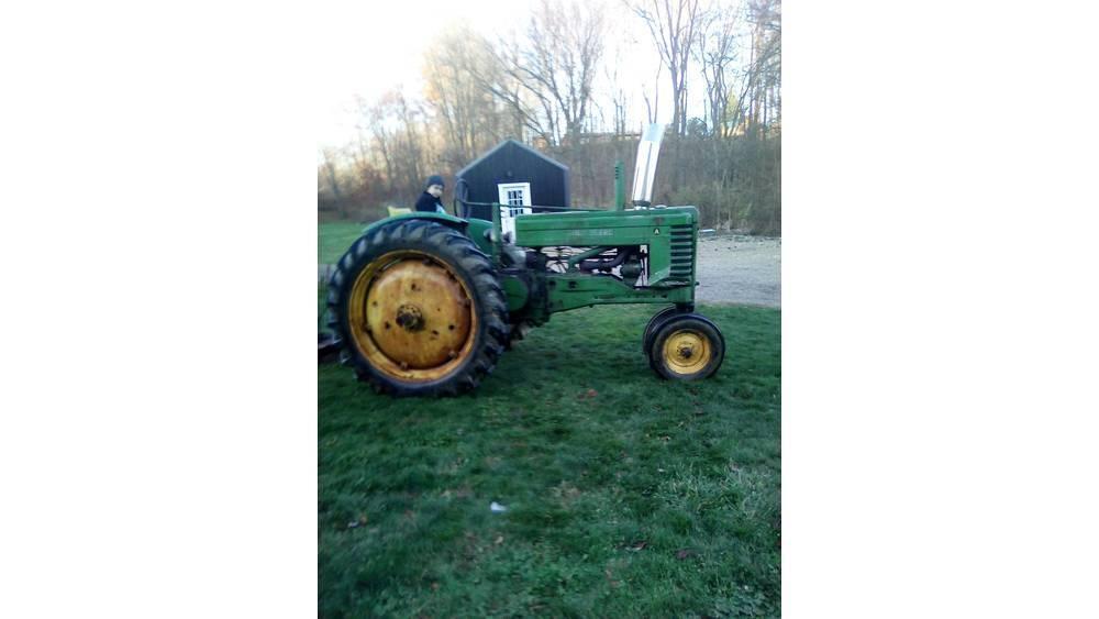 John Deere B Traktory