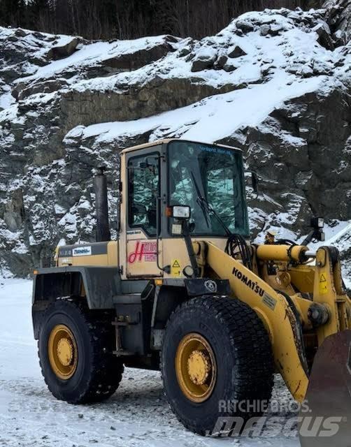 Komatsu WA 270 Kolové nakladače