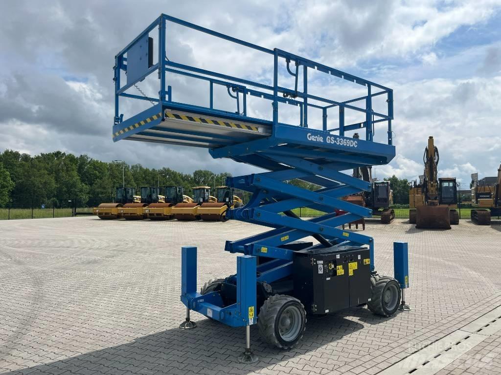 Genie GS 3369 DC Nůžková zvedací plošina