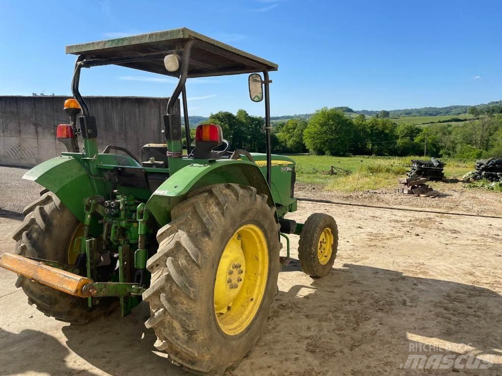 John Deere 5215 Traktory