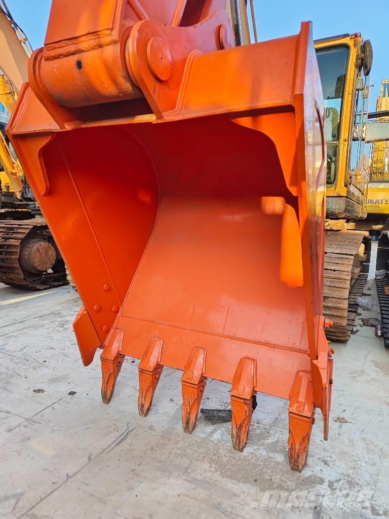Hitachi ZX 210 Pásová rýpadla