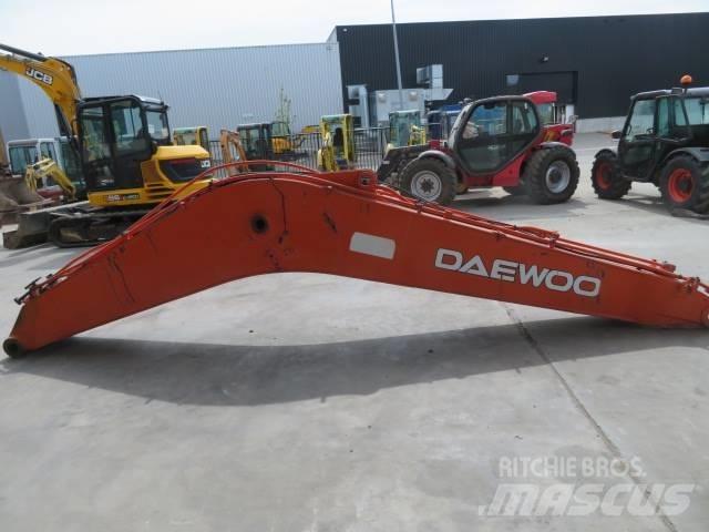Daewoo DX 225 LC Podvozky a zavěšení kol