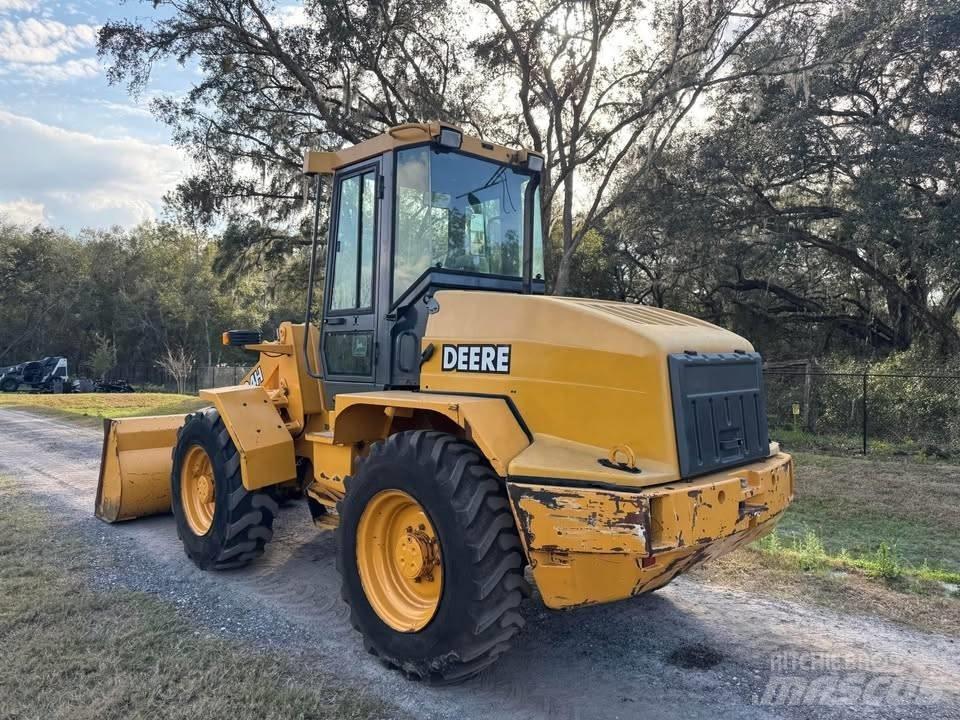 John Deere 324h Kolové nakladače
