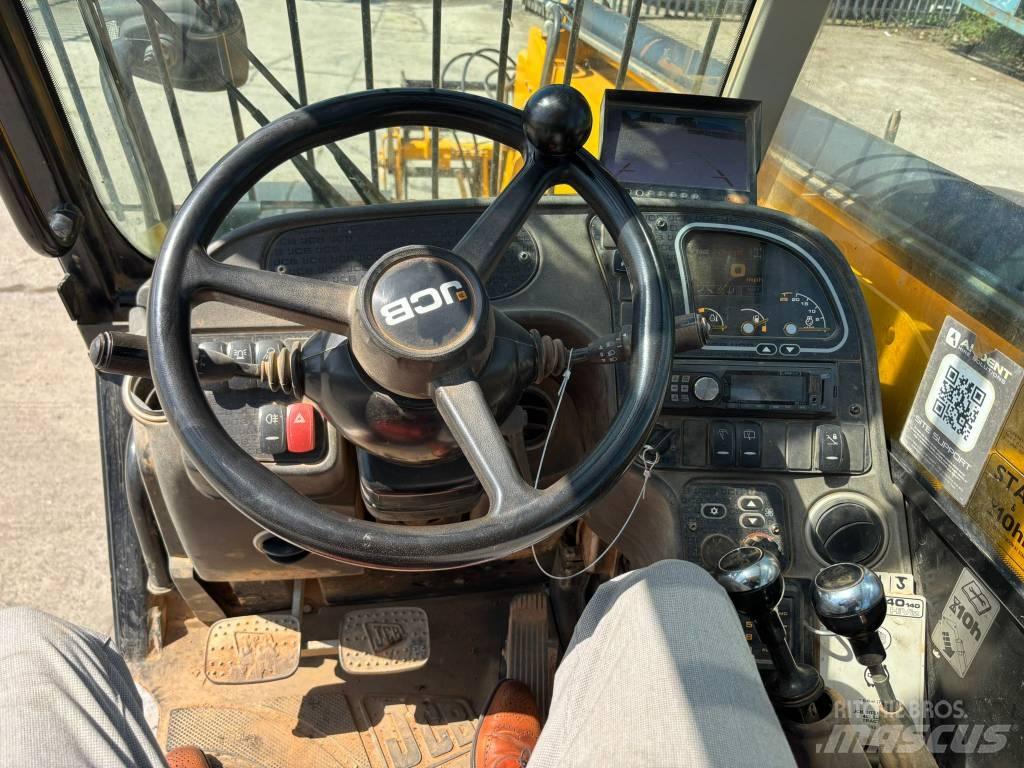 JCB 540-140 Teleskopické manipulátory